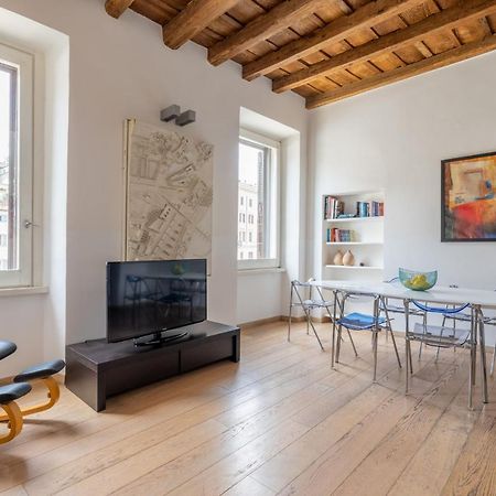 Modern Apartment In Campo De Fiori Rome Bagian luar foto