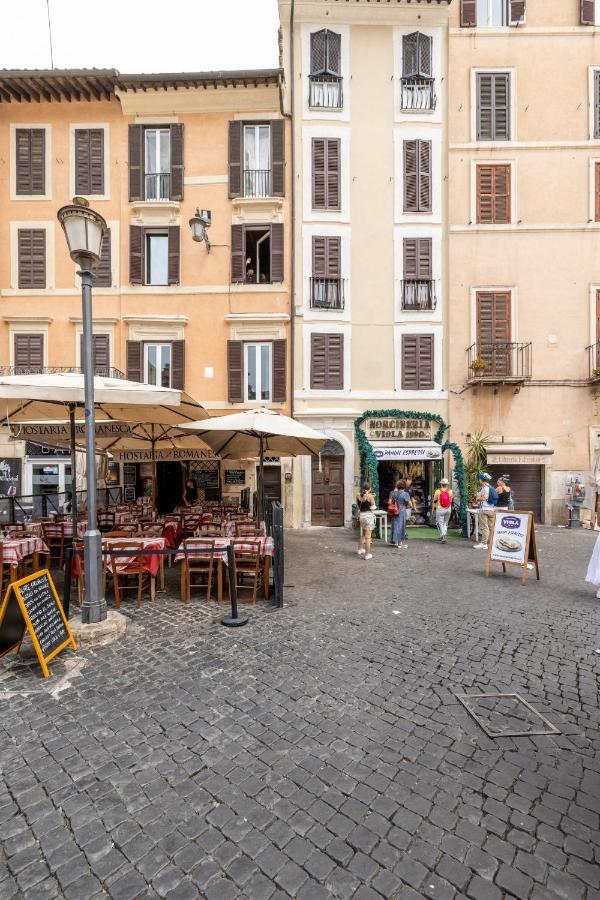 Modern Apartment In Campo De Fiori Rome Bagian luar foto